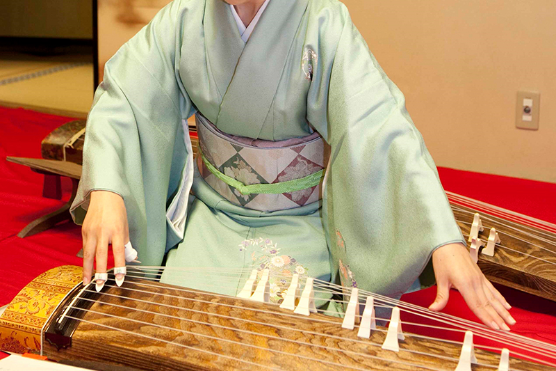 麗扇会 筝曲 琴 三味線 日本の琴の二大流派の両方をお稽古